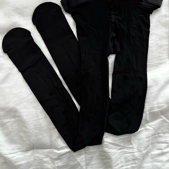 ❌SOLD ELSEWHERE❌BNIB CHANEL BLACK TIGHTS CC LOGO. SIZE: SMALL. 2023 BOUTIQUE F - Picture 8 of 11